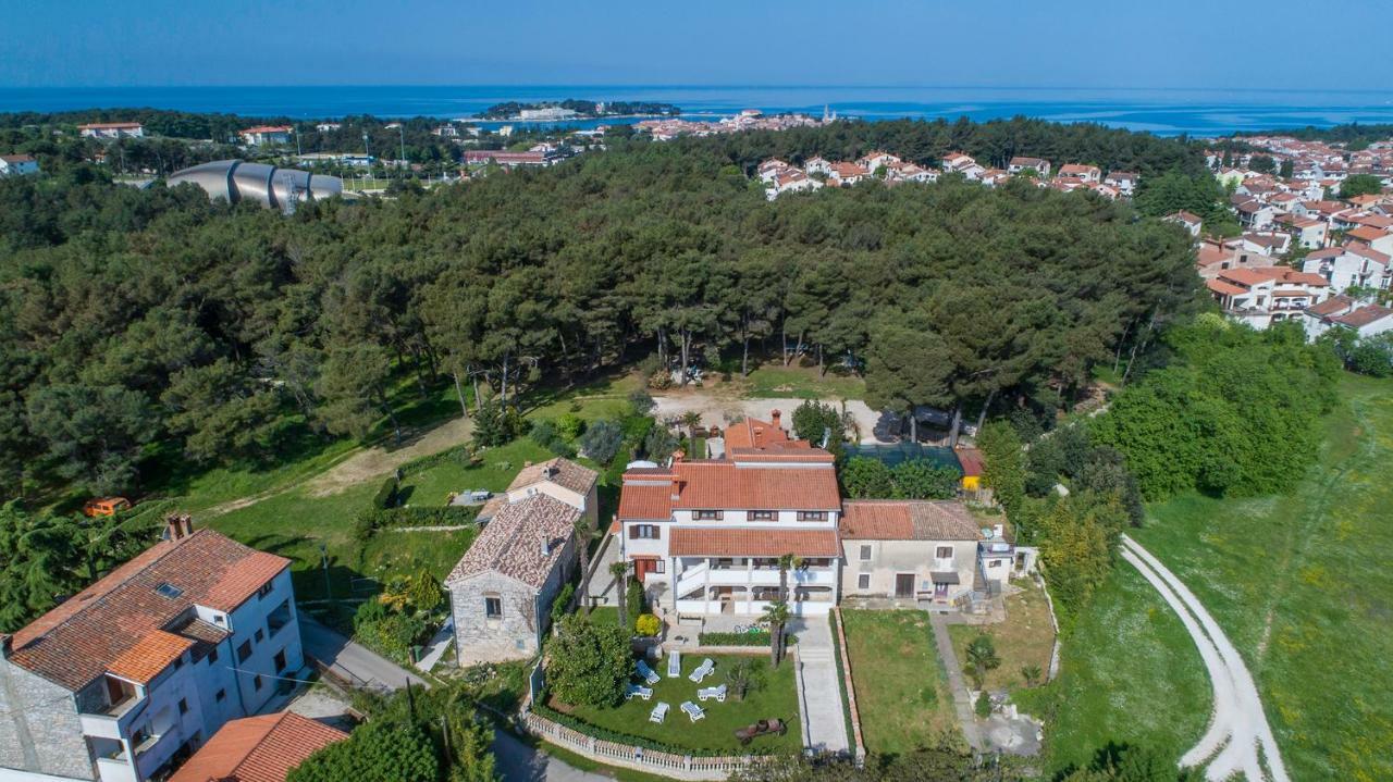 Apartments Rita Porec Bagian luar foto