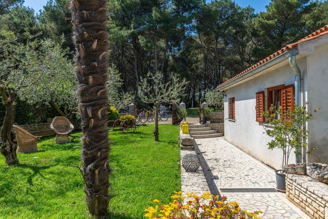 Apartments Rita Porec Bagian luar foto
