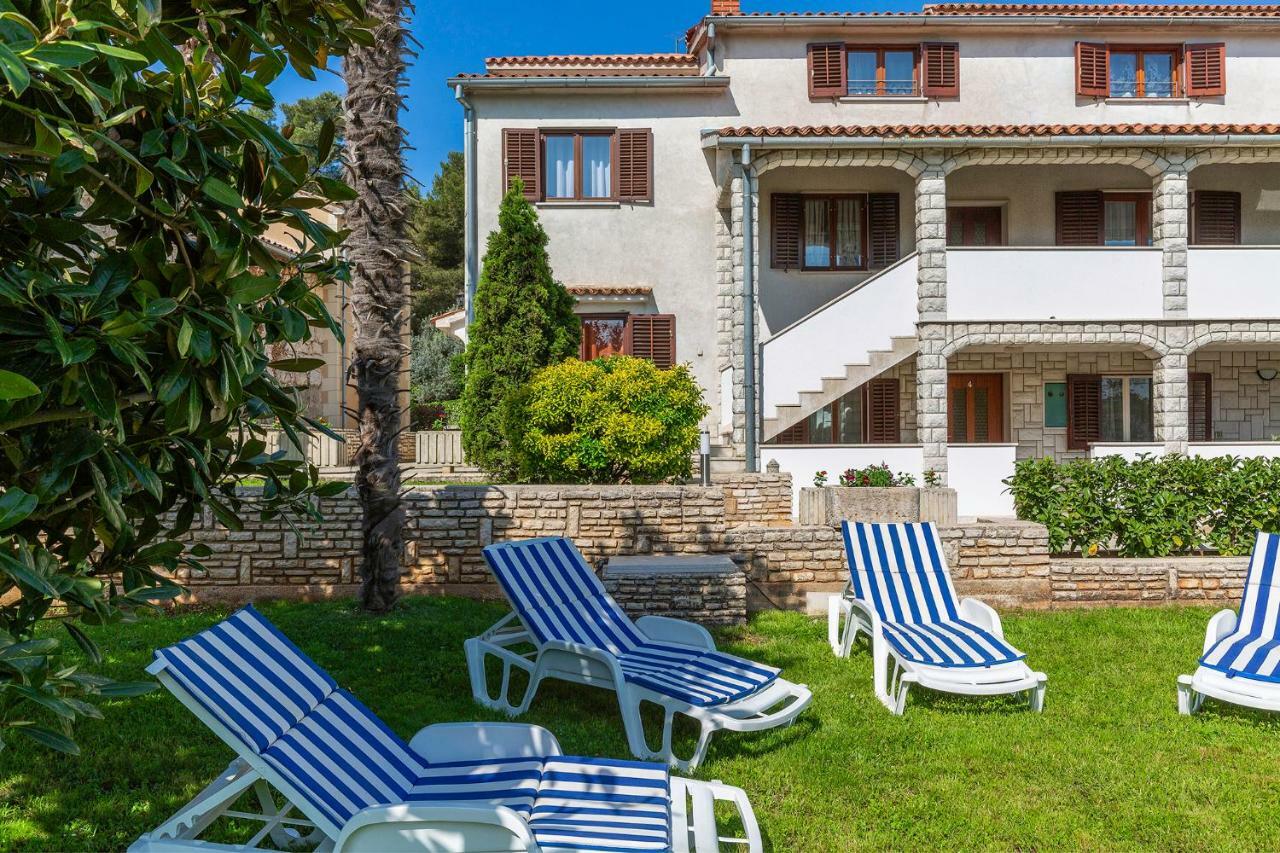 Apartments Rita Porec Bagian luar foto