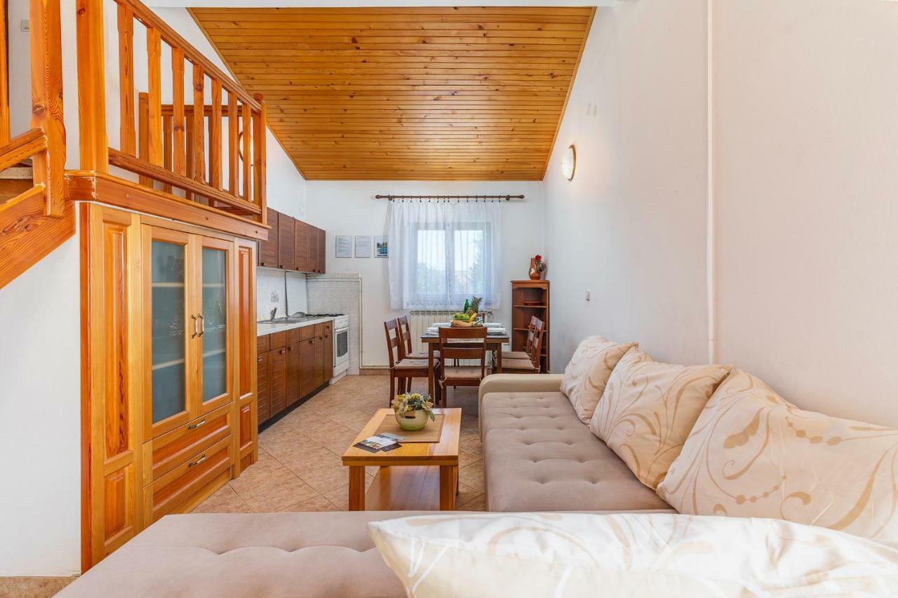 Apartments Rita Porec Bagian luar foto