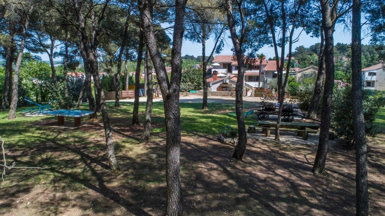 Apartments Rita Porec Bagian luar foto