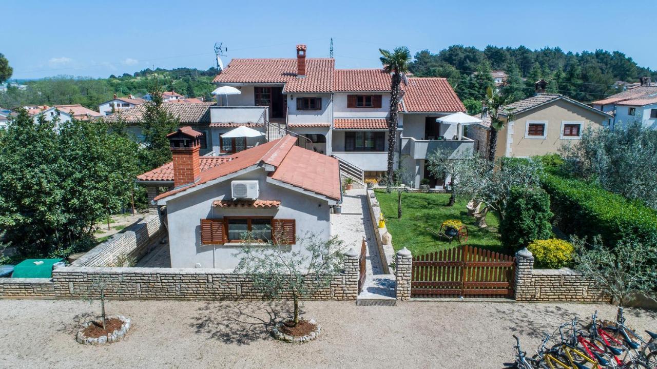 Apartments Rita Porec Bagian luar foto